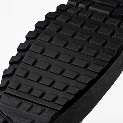 Превью  Велоботинки туристические FIZIK Terra Nanuq Flat GTX Black/Grey